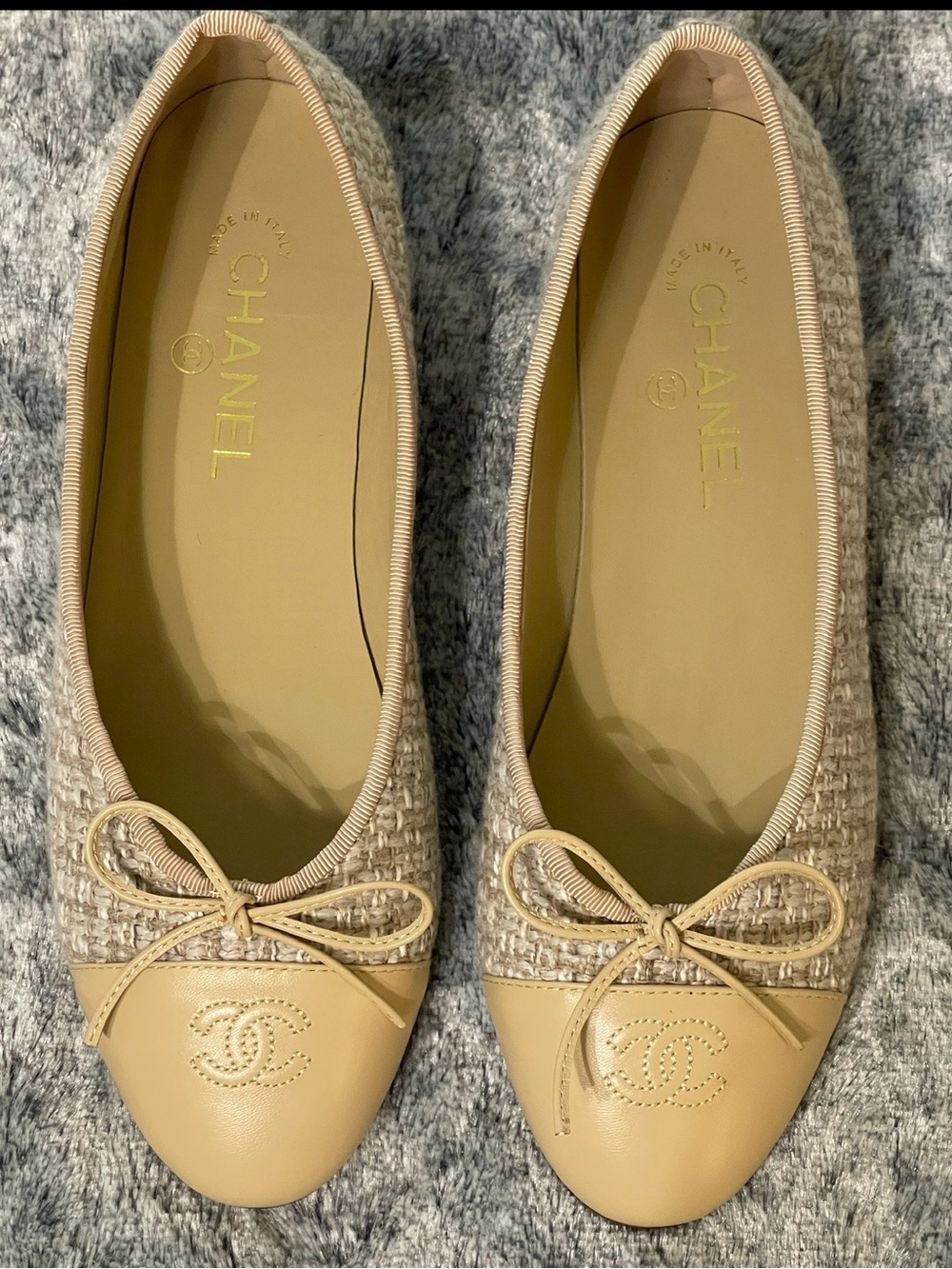 BRAND NEW CHANEL Beige Tweed & Leather Cap-Toe Ballet Flats shoes